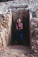 Elin exploring graves from hellenistic era